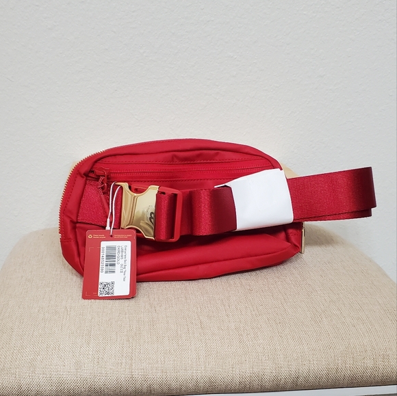 Lululemon new year bag - Picture 2 of 5